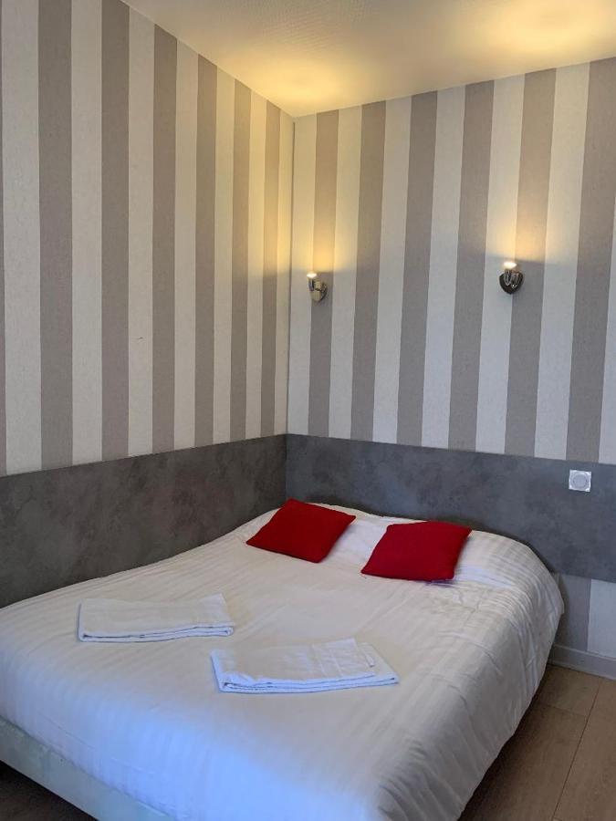 Hotel Du Centre - Restaurant Le P'Tit Gourmet Tonnerre Kültér fotó