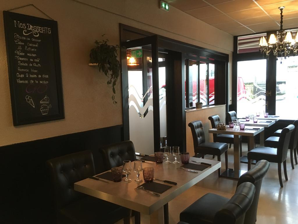 Hotel Du Centre - Restaurant Le P'Tit Gourmet Tonnerre Kültér fotó