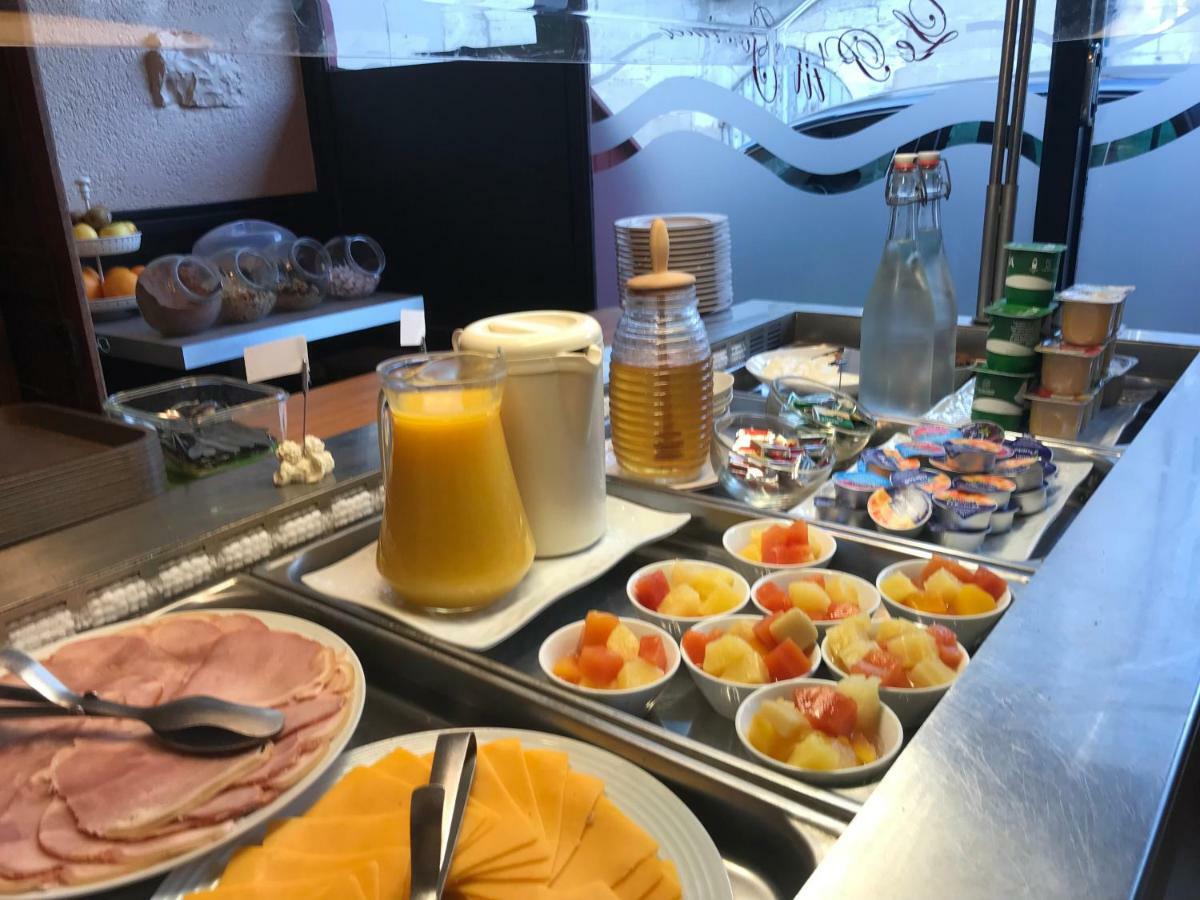 Hotel Du Centre - Restaurant Le P'Tit Gourmet Tonnerre Kültér fotó